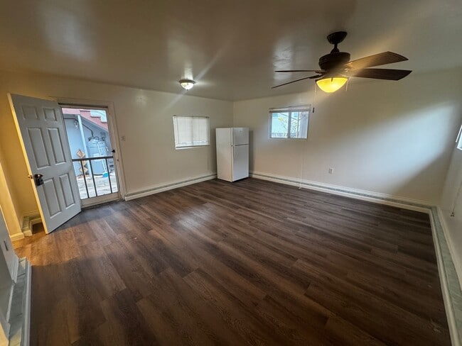 Building Photo - Francis