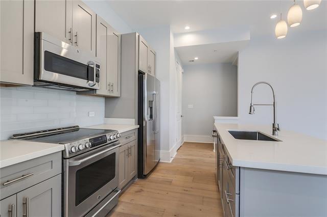 Building Photo - 3431 Chartres St