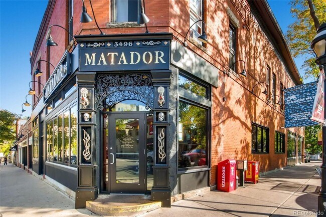 Building Photo - 4 blocks to Sloans Lake! immaculate home with large yard and garage