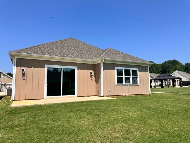 Building Photo - 4592 Kobus Ct.