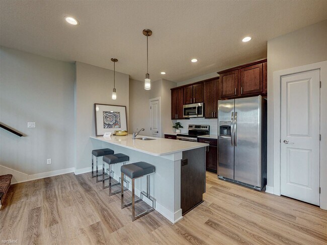 Building Photo - 3 br, 2.5 bath Townhome - Waterford Creek ...