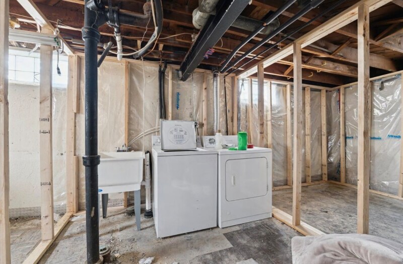 Building Photo - 452 Sunningdale Dr