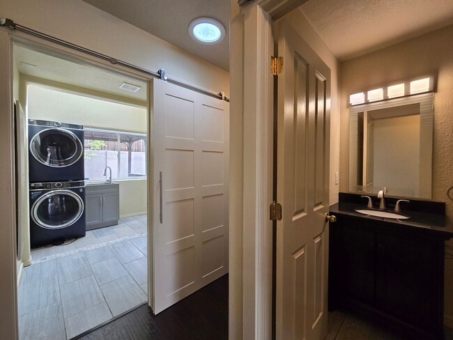 Building Photo - 7250 Via Verde