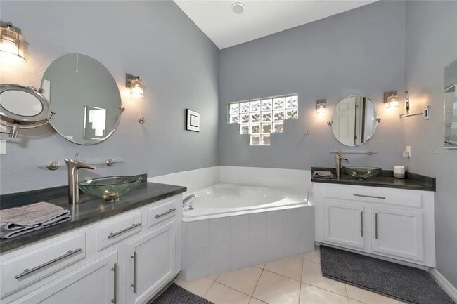 Building Photo - 412 36th St NE