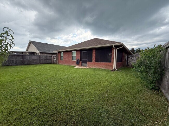 Building Photo - Pensacola - Logan Place - 3 bedroom, 2 bat...