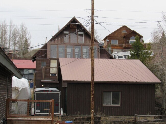 Building Photo - 252 W Garnet Ave
