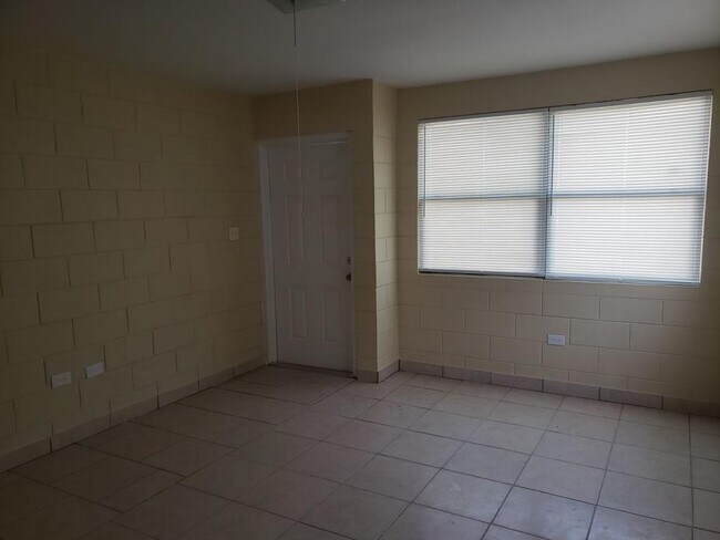 Building Photo - 706 S Martin Luther King Blvd A3