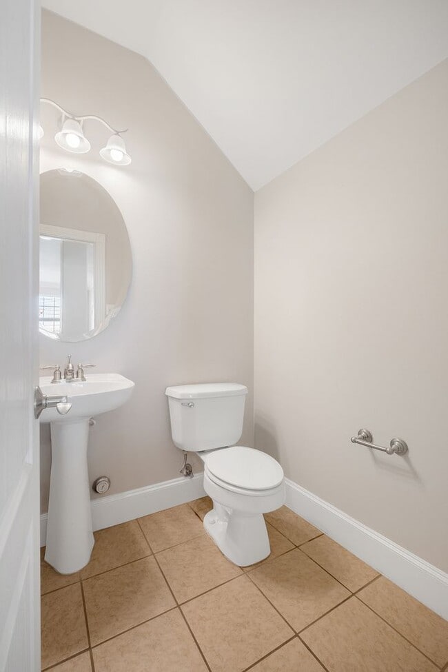 Building Photo - "Where Comfort Meets Convenience"