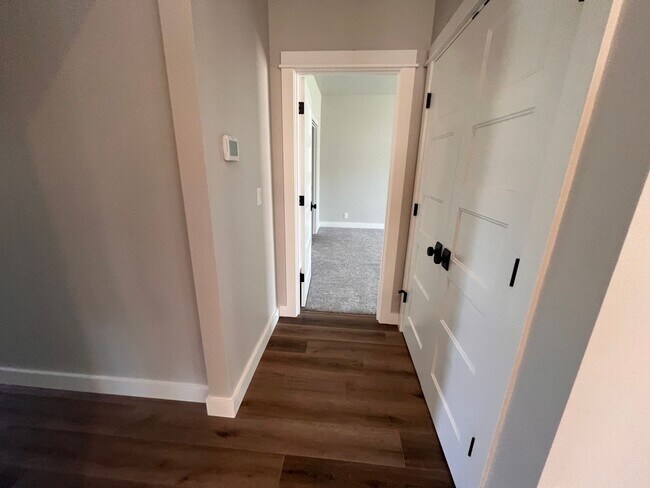 Building Photo - Brand new 3 bedroom home In South Springfi...