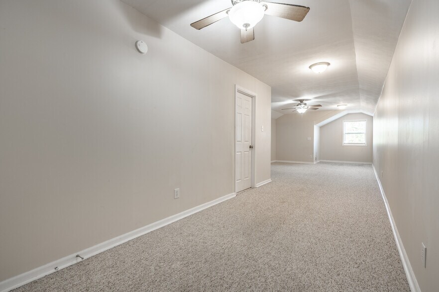Building Photo - 8342 Stark Dr