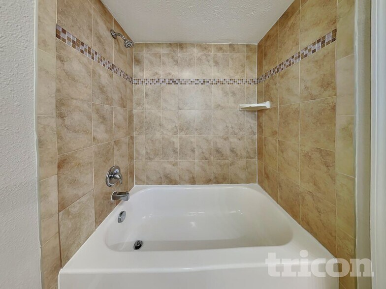 Building Photo - 1807 Waterman Dr
