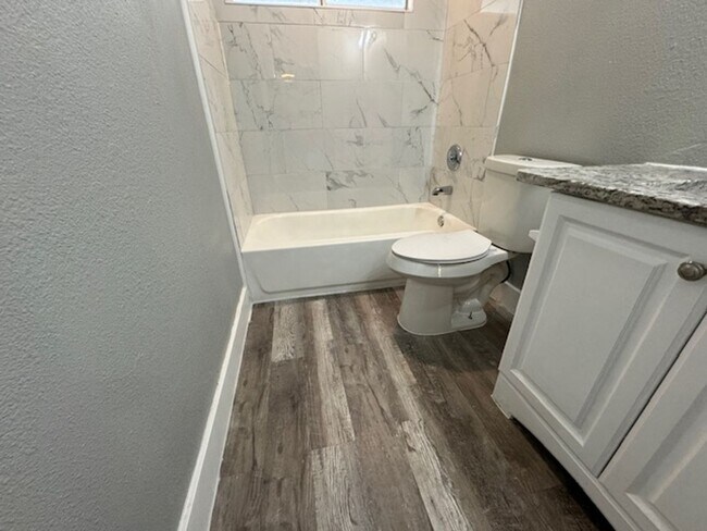 Building Photo - Move in June 10th 2025!! Beautiful  3 bedr...