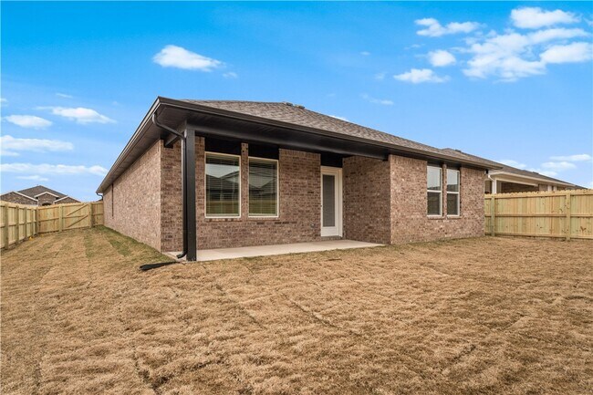 Building Photo - 114 S Maroon Ave