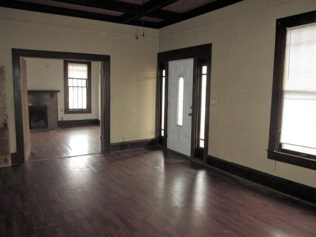 Building Photo - 4 Bedroom Close to LA Tech