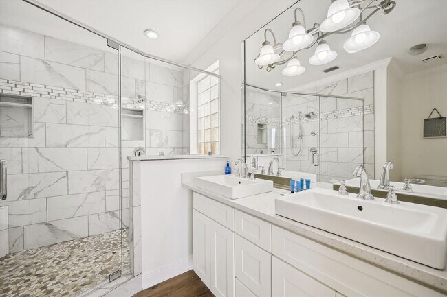 Building Photo - 8013 Surf Dr