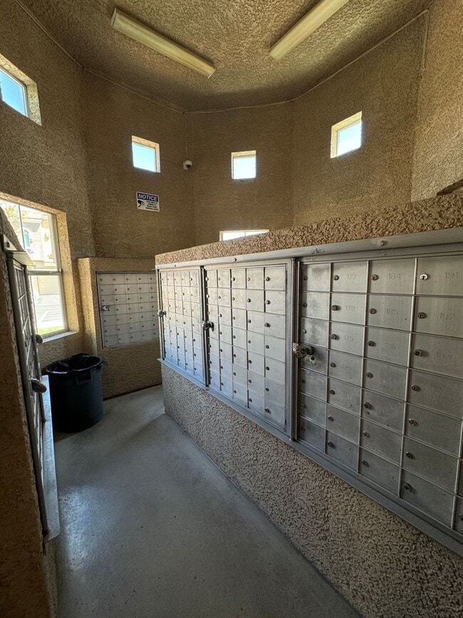 Building Photo - Ready for Move In