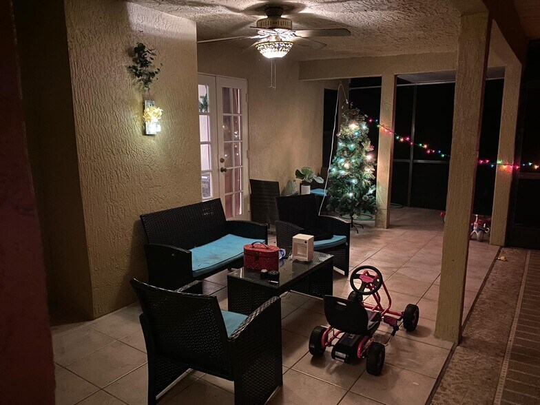 Building Photo - 2265 SW Edison Cir