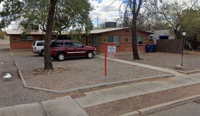 Building Photo - 2536 N Columbus Blvd