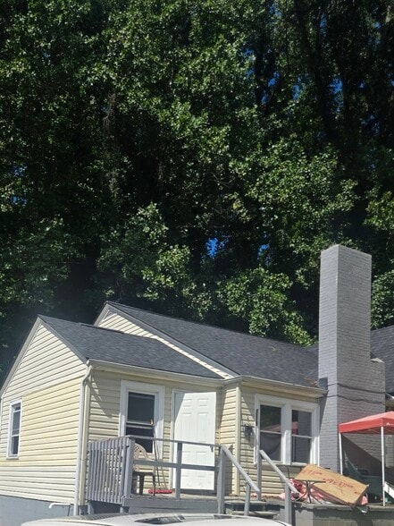 Primary Photo - 1005 8th St