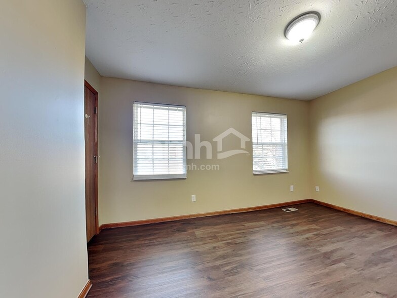 Building Photo - 7036 Maple Crest Ct