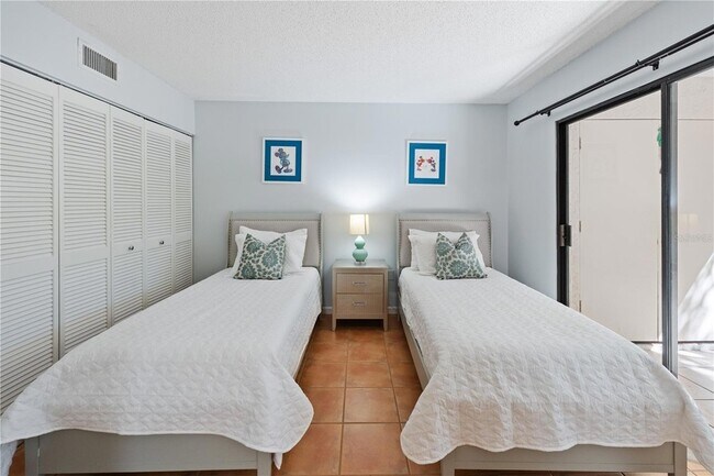 Building Photo - 4574 Ringwood Meadow