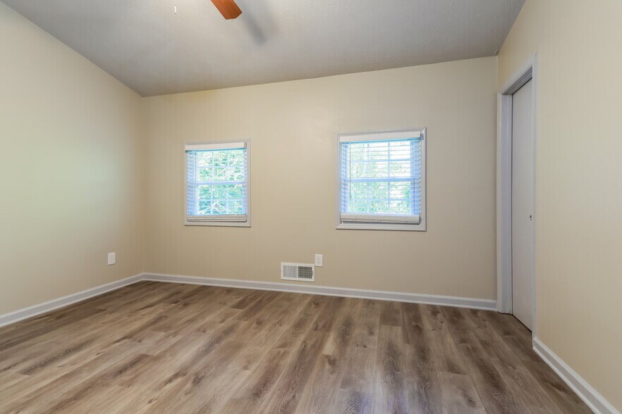 Building Photo - 3320 Revere Cir