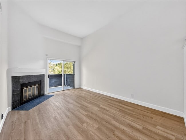 Building Photo - 24889 Nueva Vista Dr