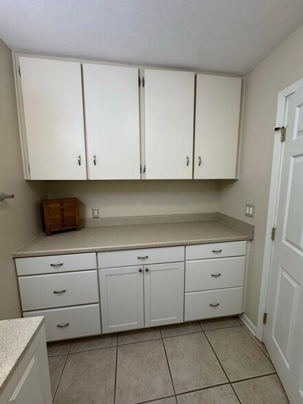 Building Photo - 17270 E Peach Tree Rd