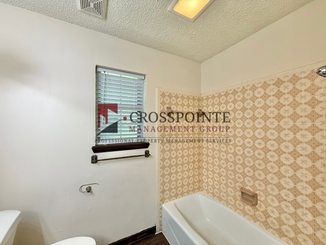 Building Photo - 4819 Gretna Green Ln
