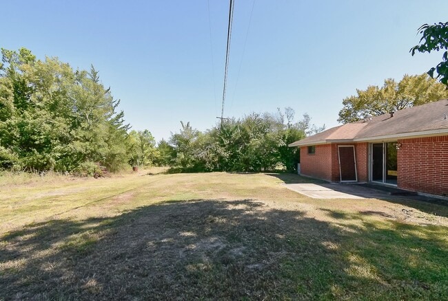 Building Photo - 1208 Yellowstone St