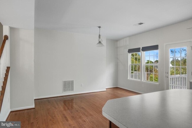 Building Photo - 432 Scarecrow Ct