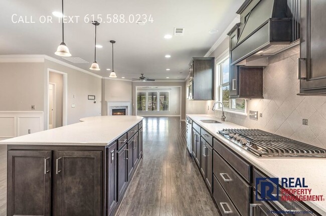 Building Photo - 810 Clay Pl