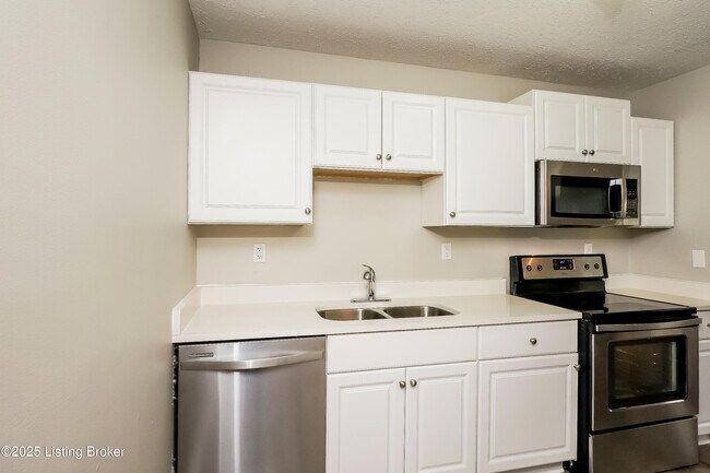 Building Photo - 7411 Autumn Bent Way