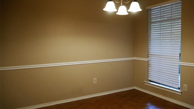 Building Photo - 4916 Timberview Dr