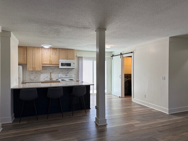 Building Photo - 230 13th Ave Pl NW