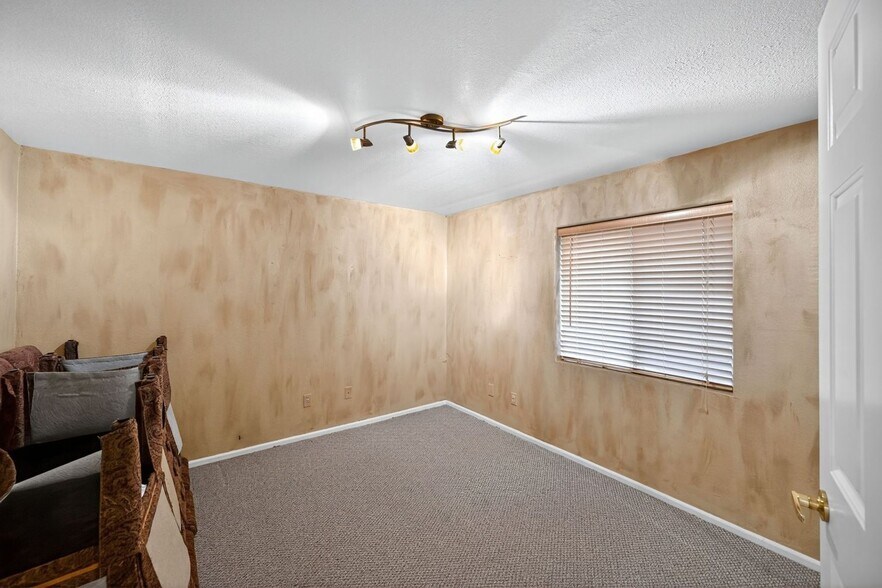Building Photo - 11131 Park Vista Dr