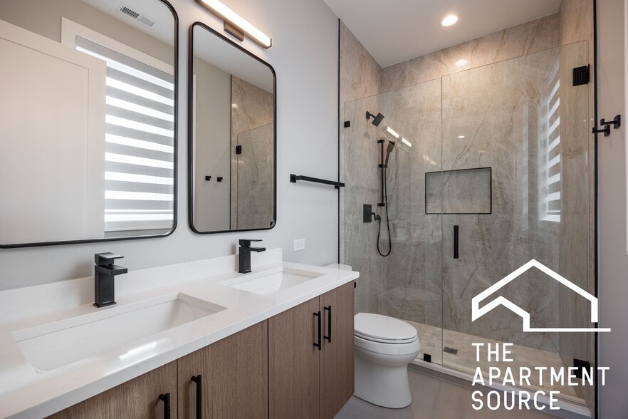 Building Photo - 3738 S Calumet Ave