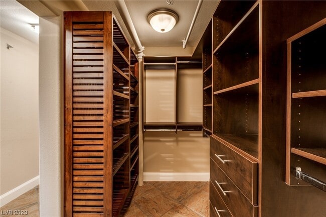 Building Photo - 11441 Allerton Park Dr