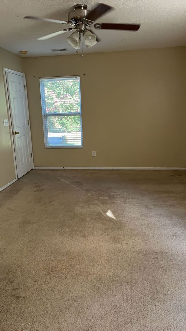 Building Photo - 323 Bellegrove Dr