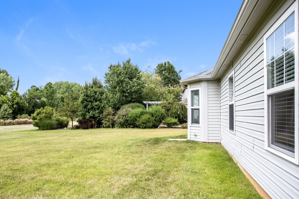 Building Photo - 16901 Peach Ln