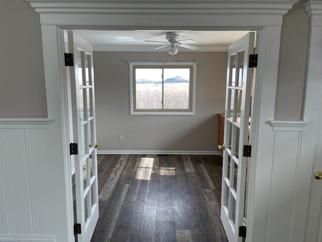 Building Photo - Charming Remodeled 5bd Country Home in Pal...