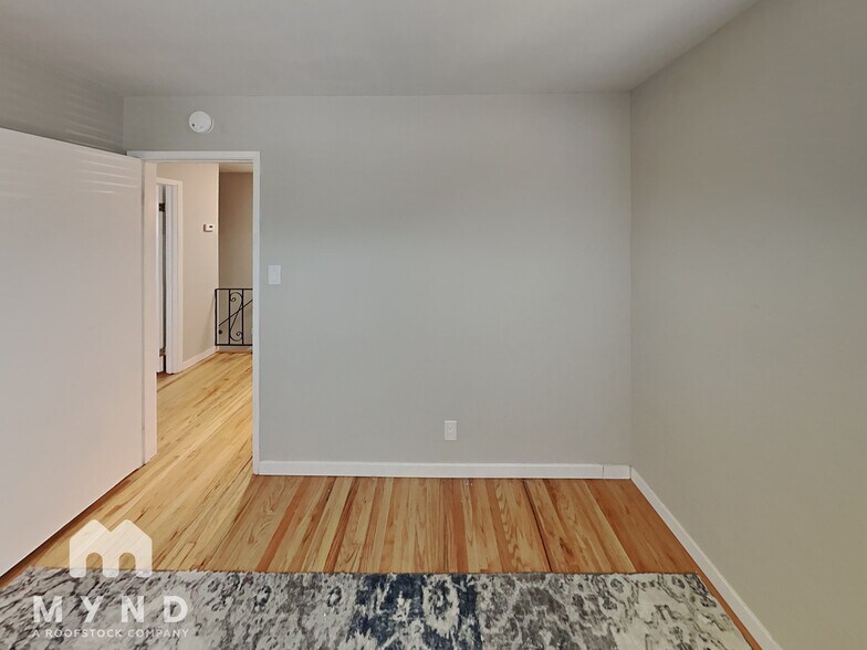 Building Photo - 823 N 15th St