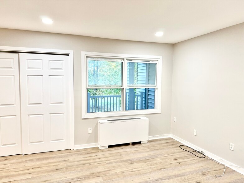 Building Photo - 11 Wild Oaks Rd