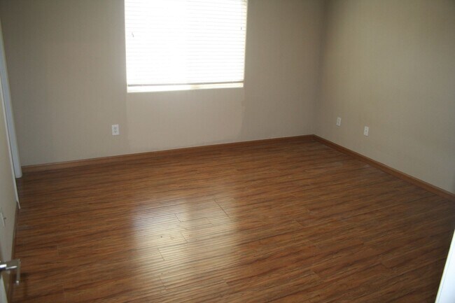 Building Photo - 7115 Quarterhorse Ln