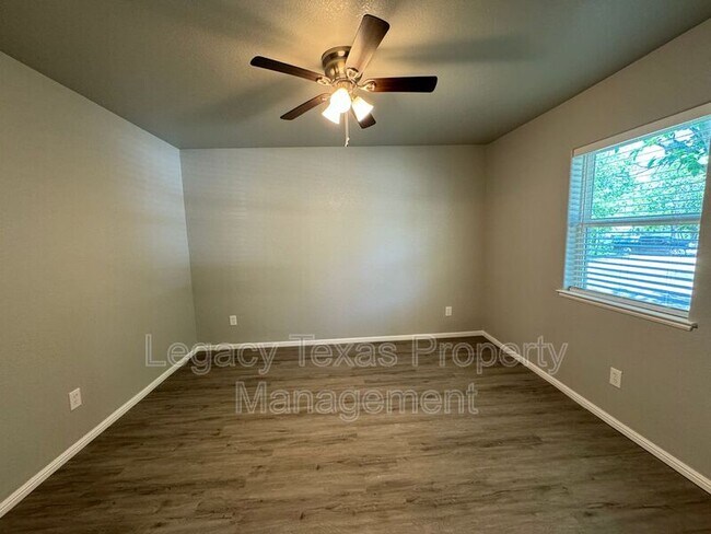 Building Photo - 112 W Wilson St