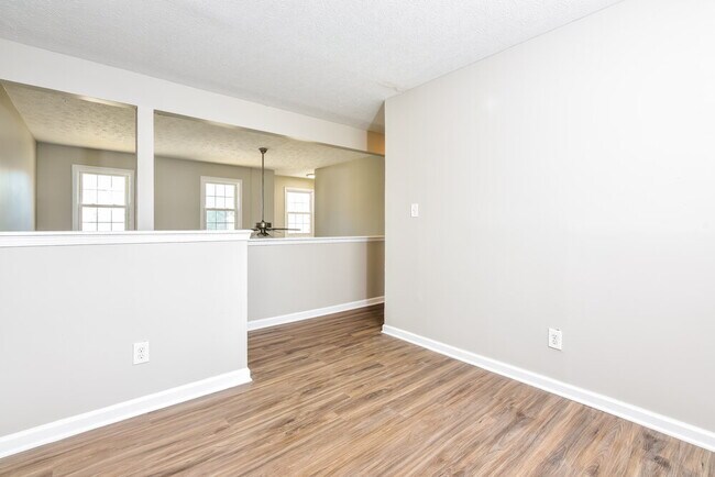 Building Photo - 3443 Oaktree Way