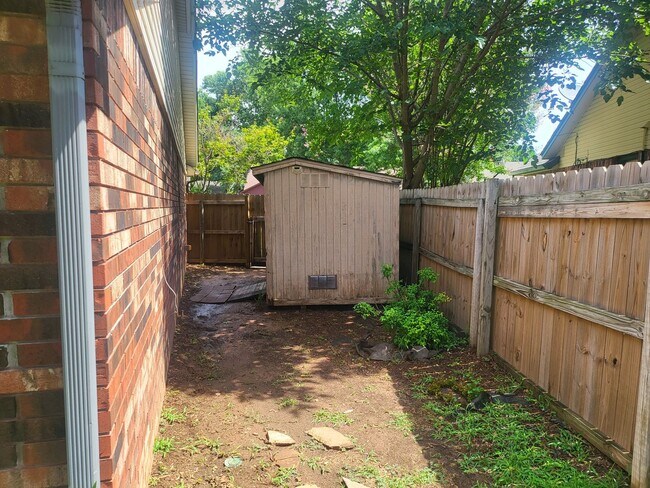Building Photo - 3 Bed 2 Bath, Bixby Schools