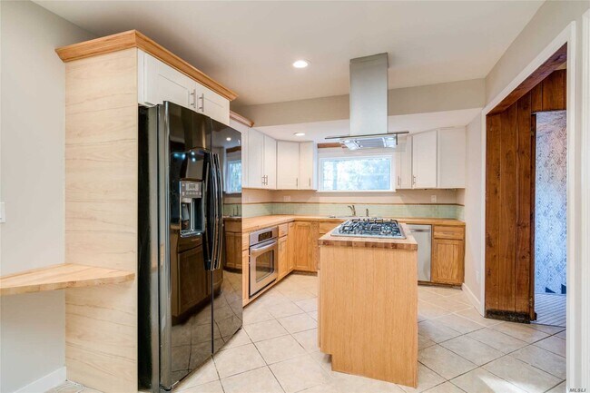 Building Photo - 46 Ivy Dr