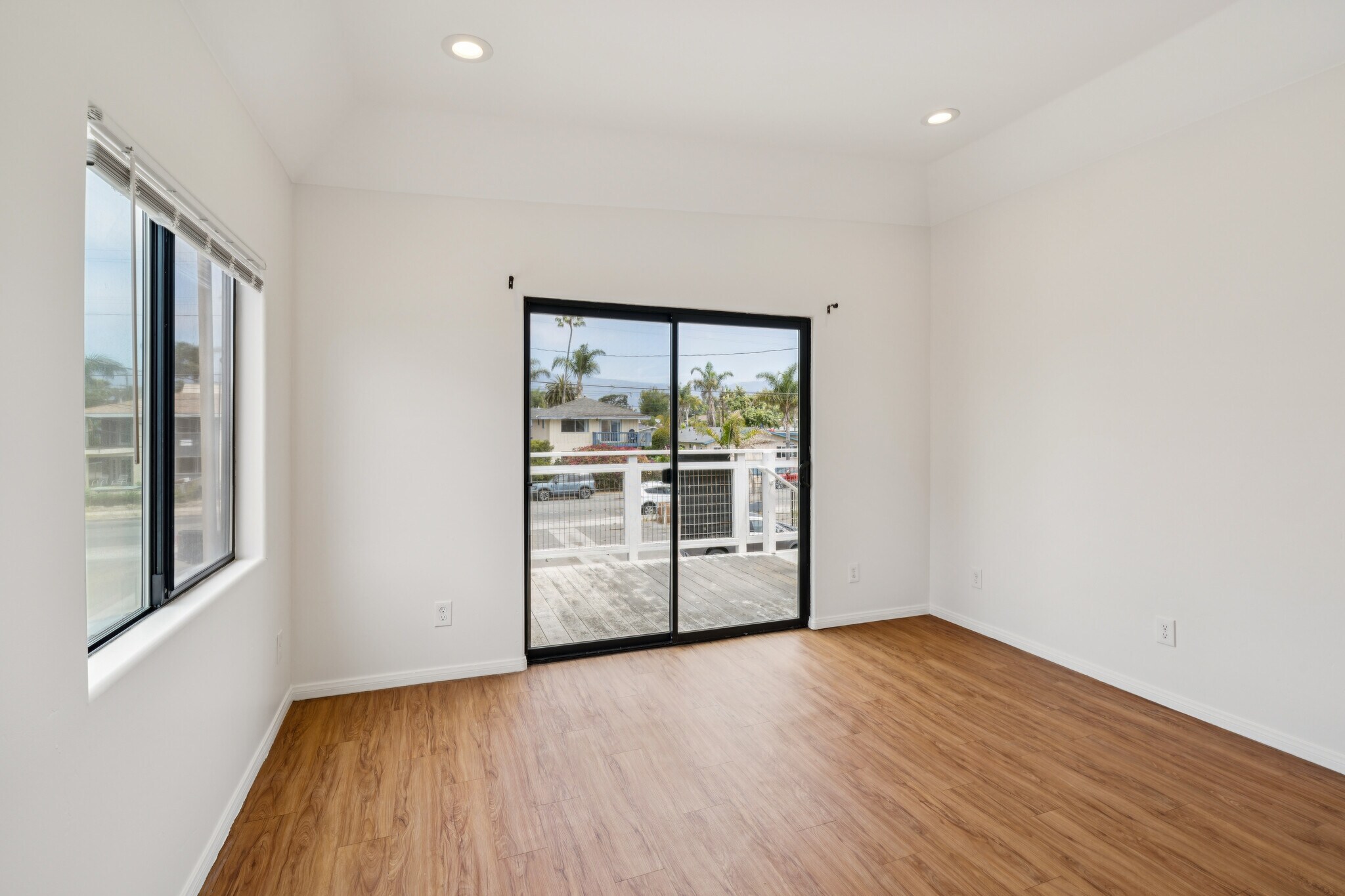 Building Photo - 6761 Del Playa Dr