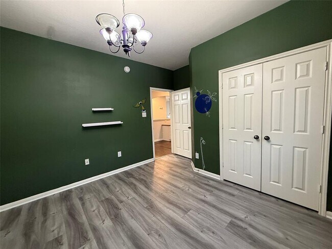 Building Photo - 10204 Dawn Brook Dr